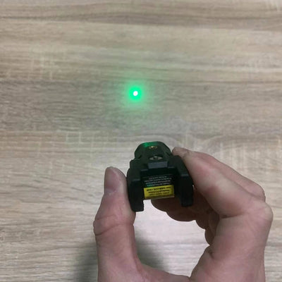 Tactical Green Laser Sight Magnetic Rechargeable Mini Handgun Strobe Dot Sight Weapon Pistol Beam for 20mm Rail Built-in Battery Green Laser